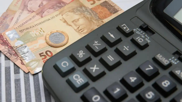 Senado aprova isenção de IR para quem ganha até dois salários mínimos