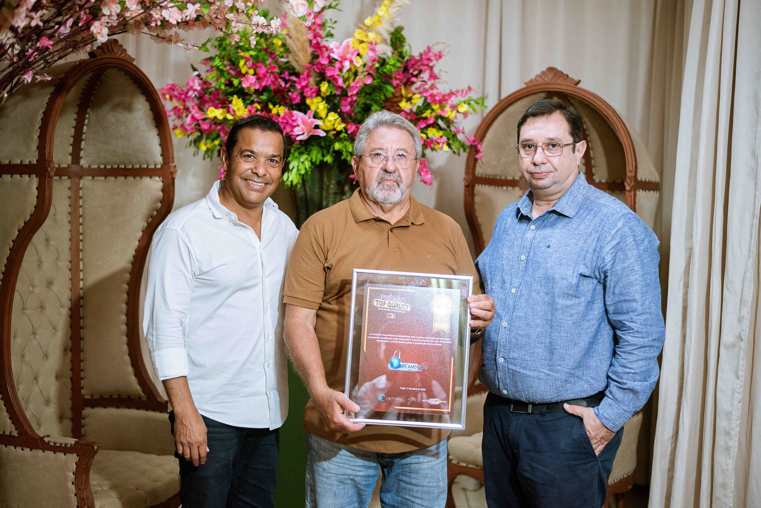 AS AMÉRICAS – Corretora de Seguros (17º ano consecutivo) – Cleber, Rosário e Yvan